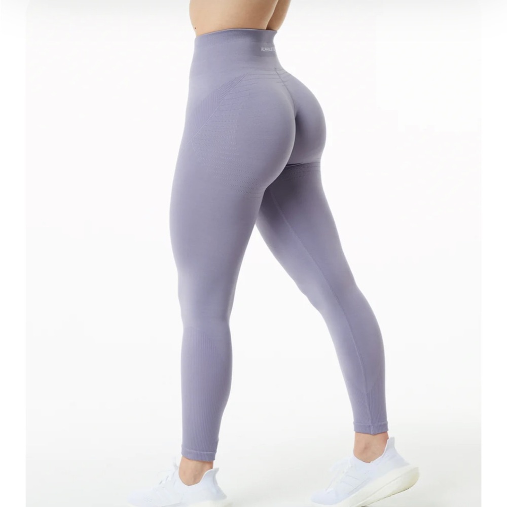 ALPHALETE ATHLETICS Ozone Legging - Lavender S